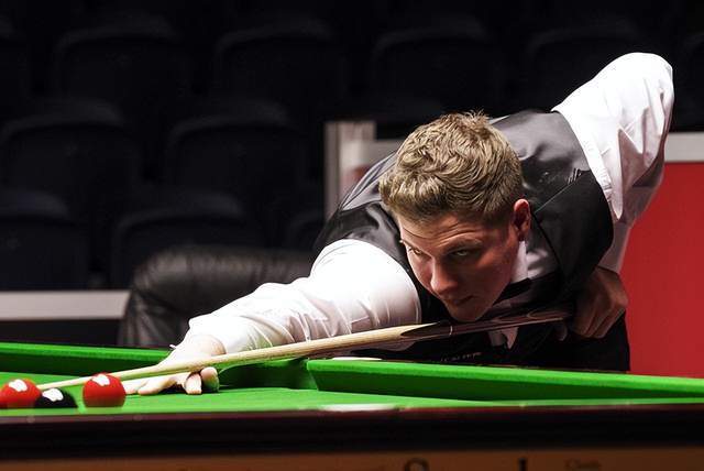 她始终保持 她始终保持